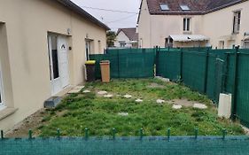 Maison 3 chambres. cour Privative 2 places de parking privatives